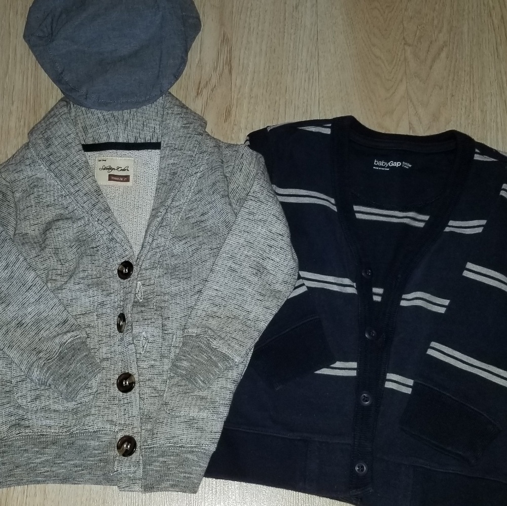 Cardigan sweaters and cap hat